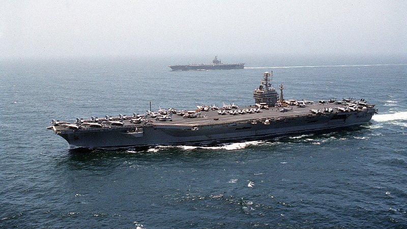 Авианосец "Дуайт Эйзенхауэр", США